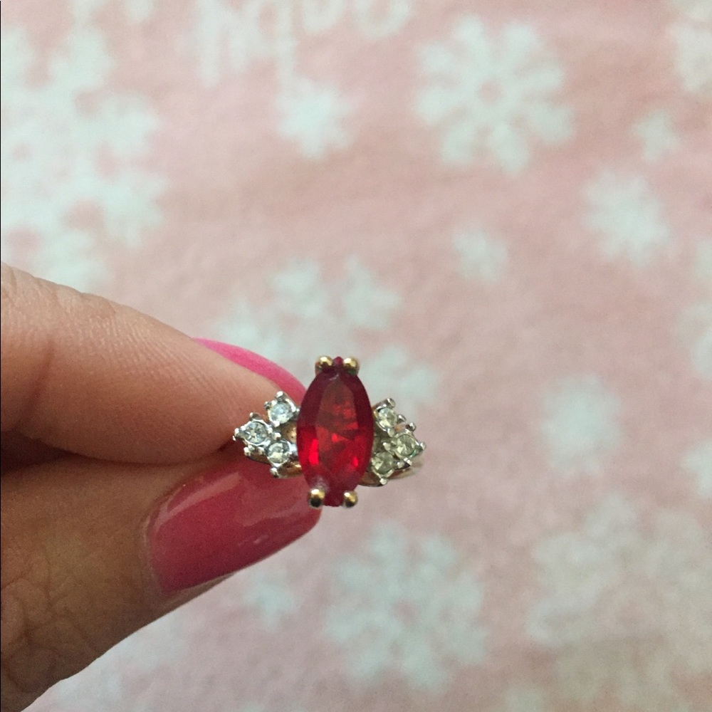 Red 18k Garnet Ring - Size 6